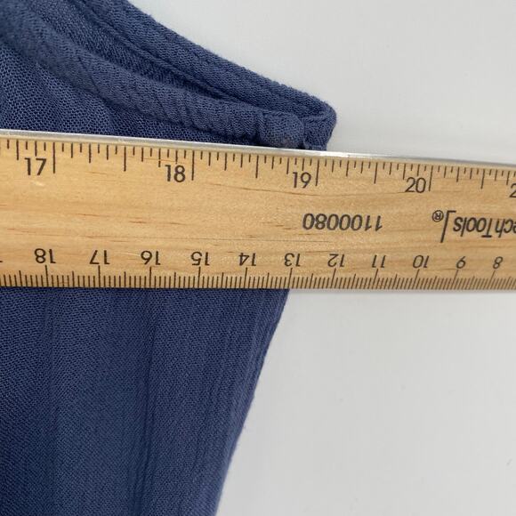 a.n.a Top Women’s Medium Blue Floral Embroidered Feminine Romantic Flowy - Picture 8 of 10